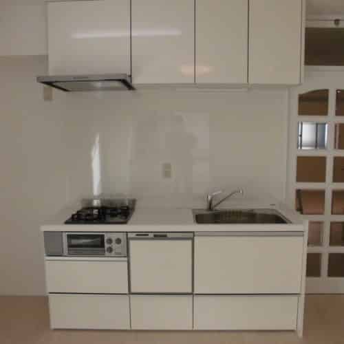 改修後のピカピカになったキッチン