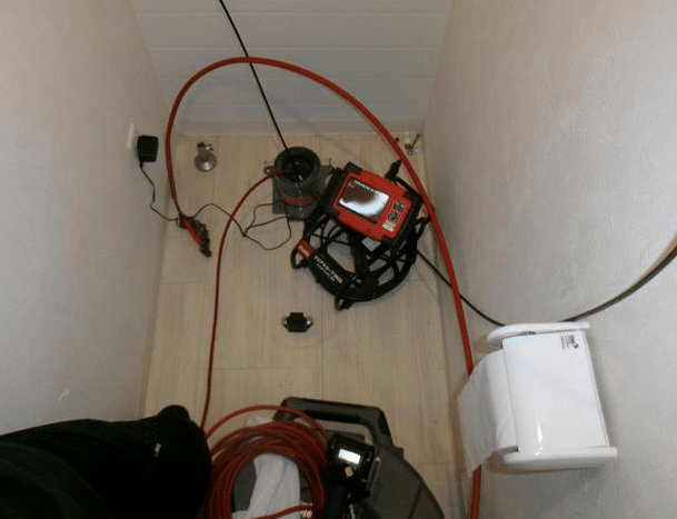 高圧洗浄で残留汚れを除去！