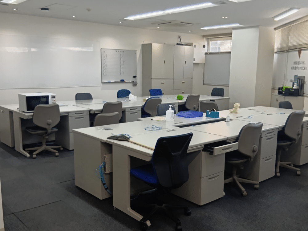 原状回復工事前のオフィスの画像