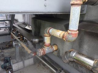 給水管の保温材をすべて剥がしたときの画像