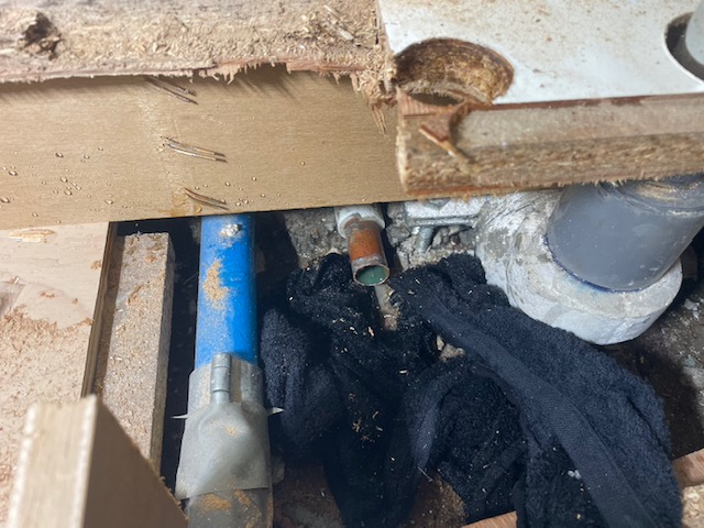 問題のある給水管を撤去した画像