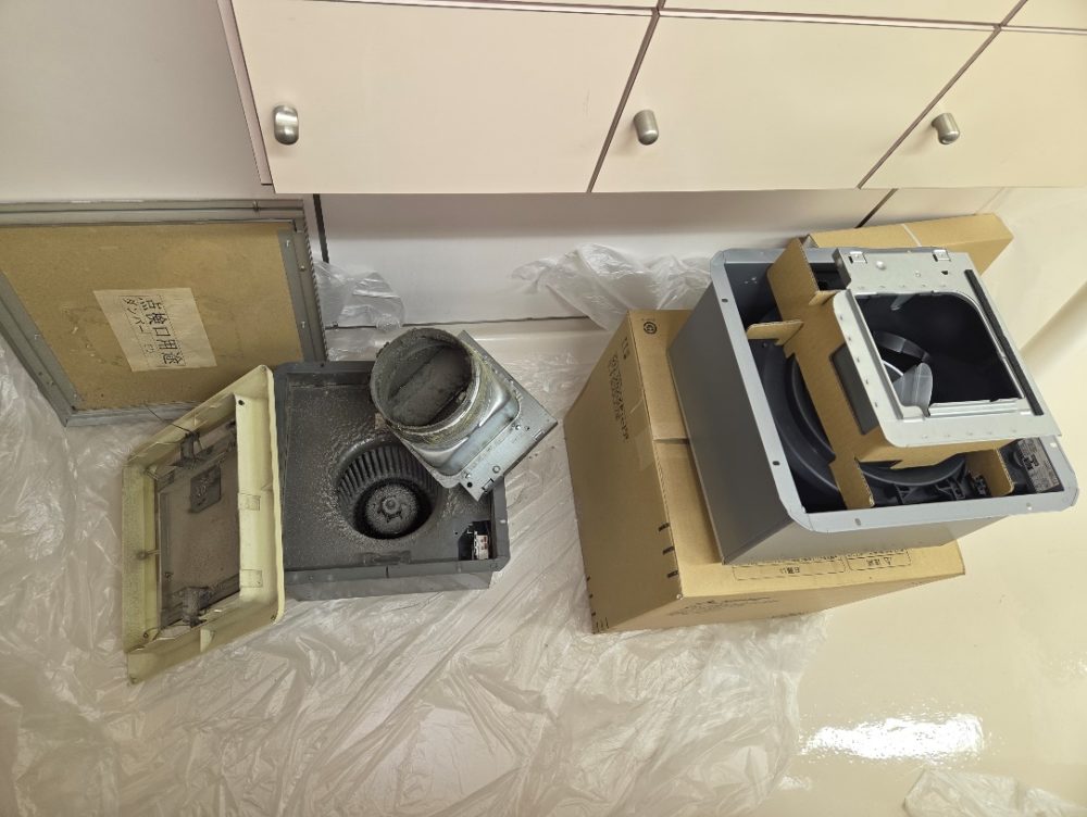 既存換気扇と新しい換気扇の画像