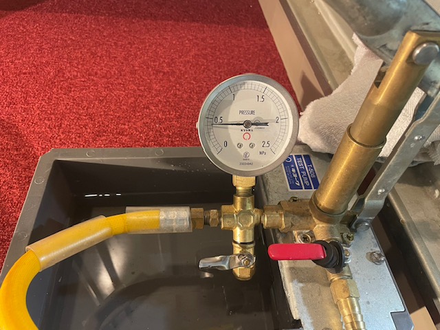 耐圧試験中の画像